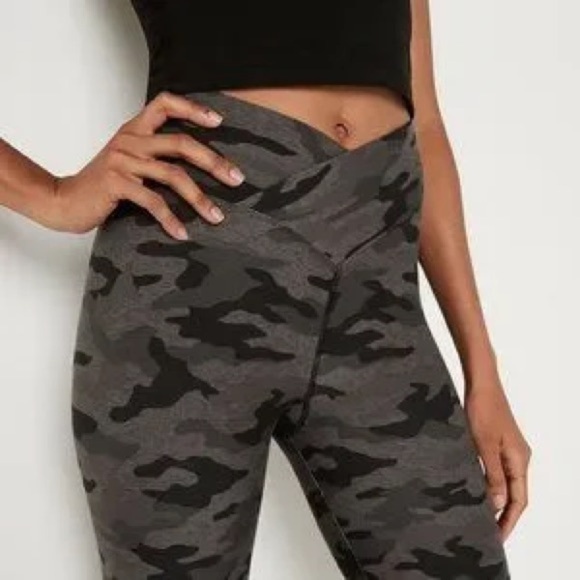 Victoria secret  Black Camouflage Pants - Picture 3 of 10